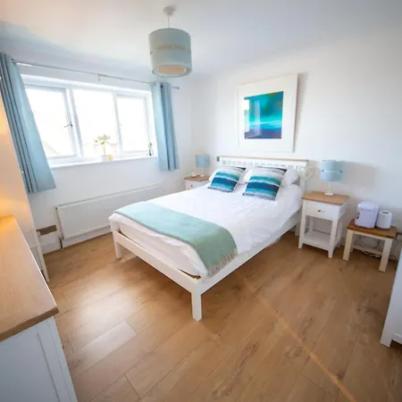 Trethvor House Ensuite Double Room With Free Parking In Quiet Residential Area Padstow Exterior photo
