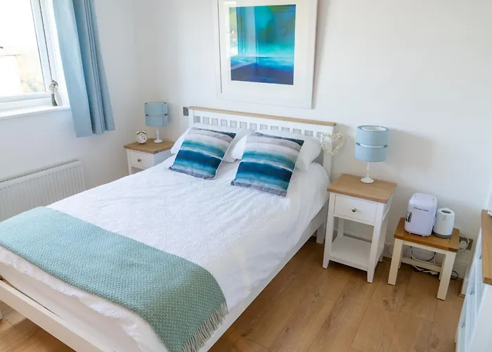 Trethvor House Ensuite Double Room With Free Parking In Quiet Residential Area