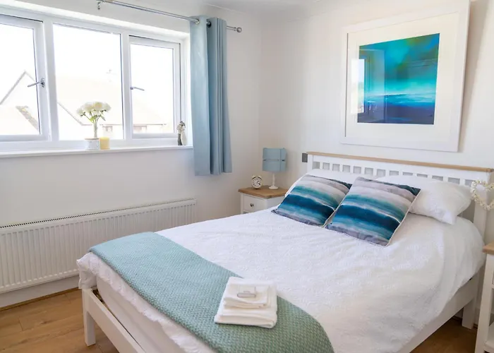 Trethvor House Ensuite Double Room With Free Parking In Quiet Residential Area