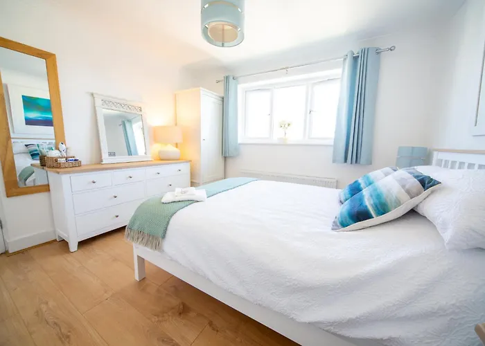 Trethvor House Ensuite Double Room With Free Parking In Quiet Residential Area