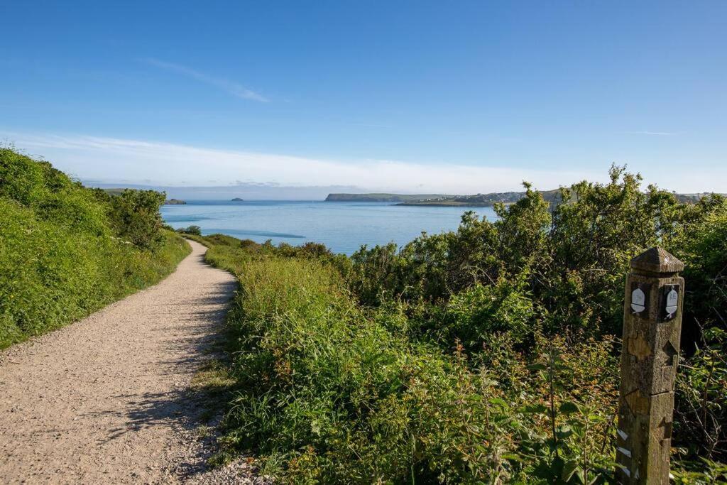 Homestay Trethvor House Ensuite Double With Free Parking In Quiet Residential Area Padstow