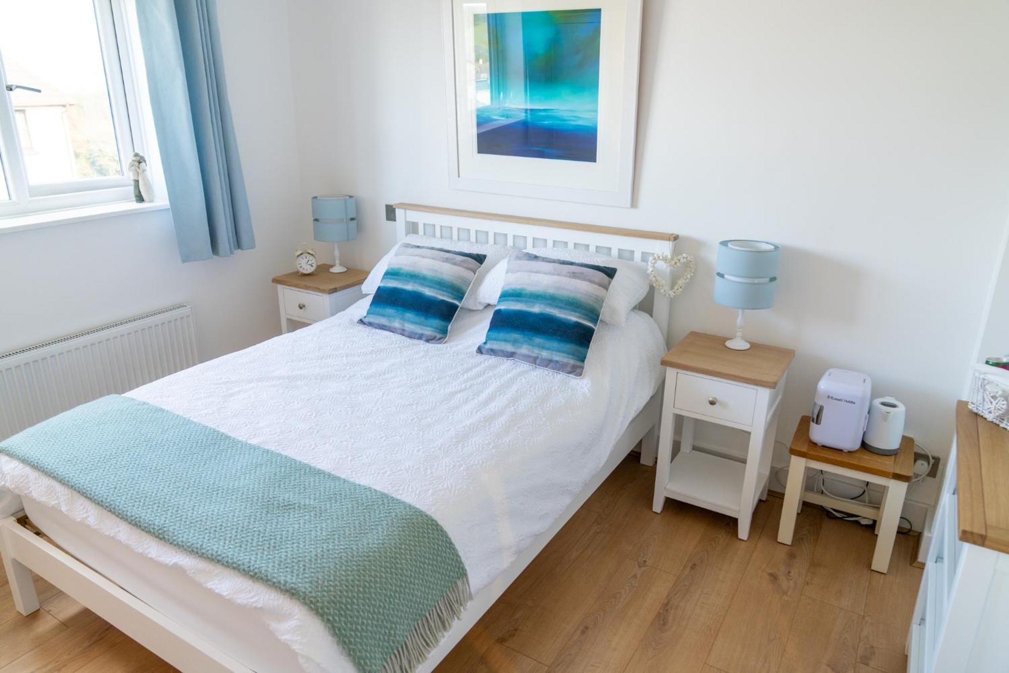 Trethvor House Ensuite Double With Free Parking In Quiet Residential Area Padstow