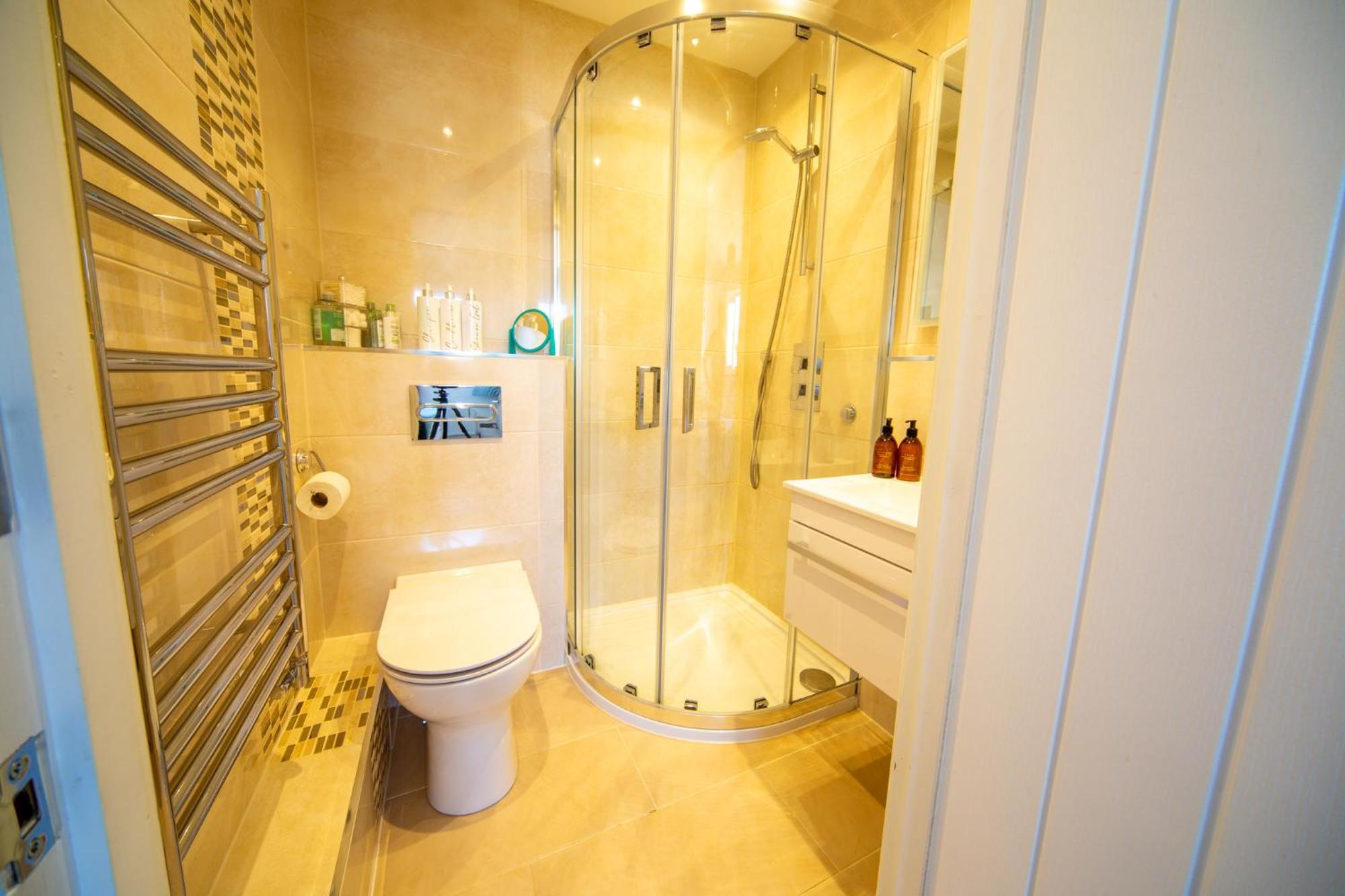Trethvor House Ensuite Double With Free Parking In Quiet Residential Area * Padstow