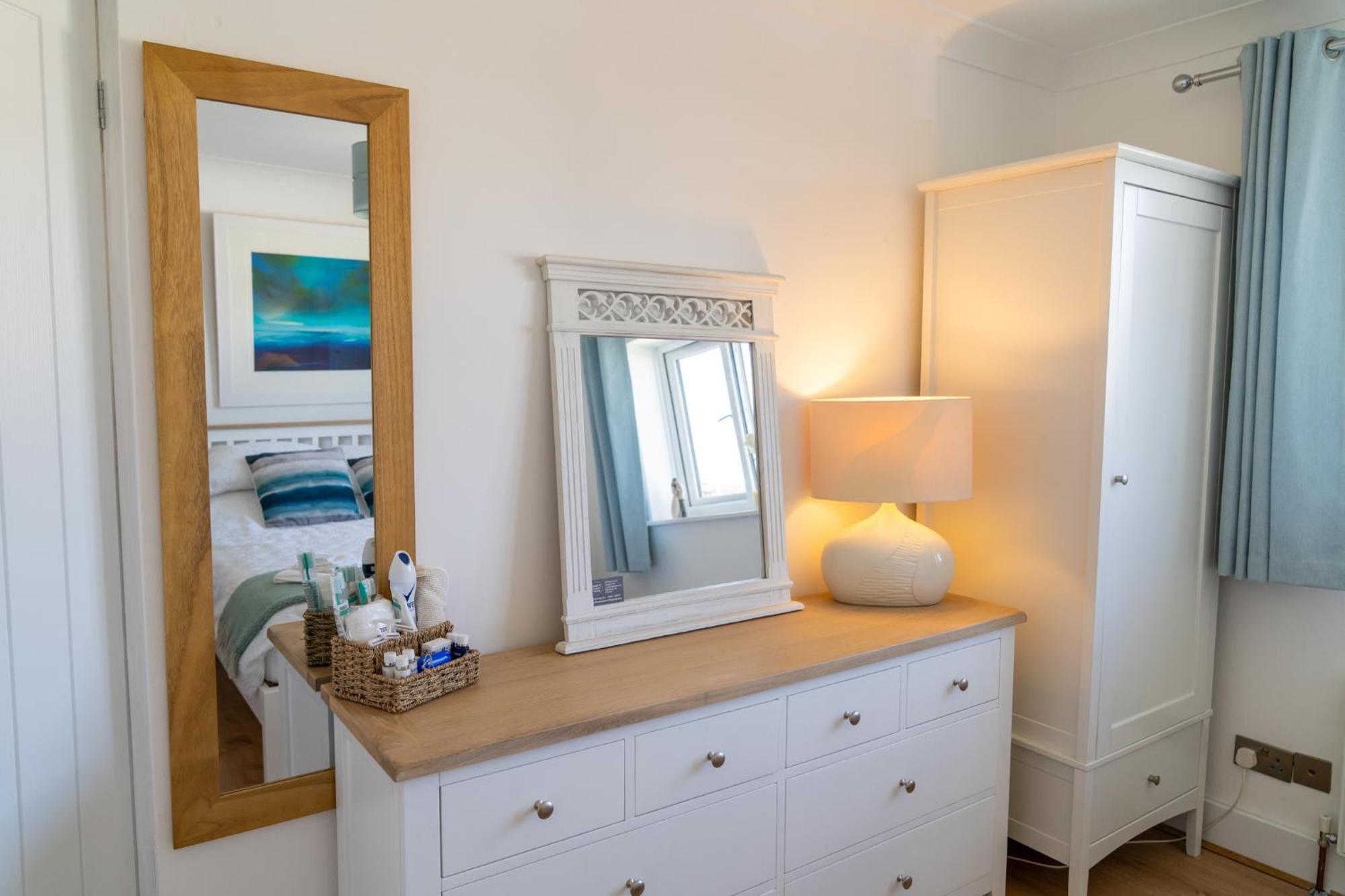 Trethvor House Ensuite Double With Free Parking In Quiet Residential Area